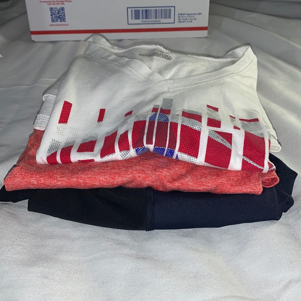 3 Piece BUNDLE Size Medium 2T’s+1 jogger pants = GREAT DEAL